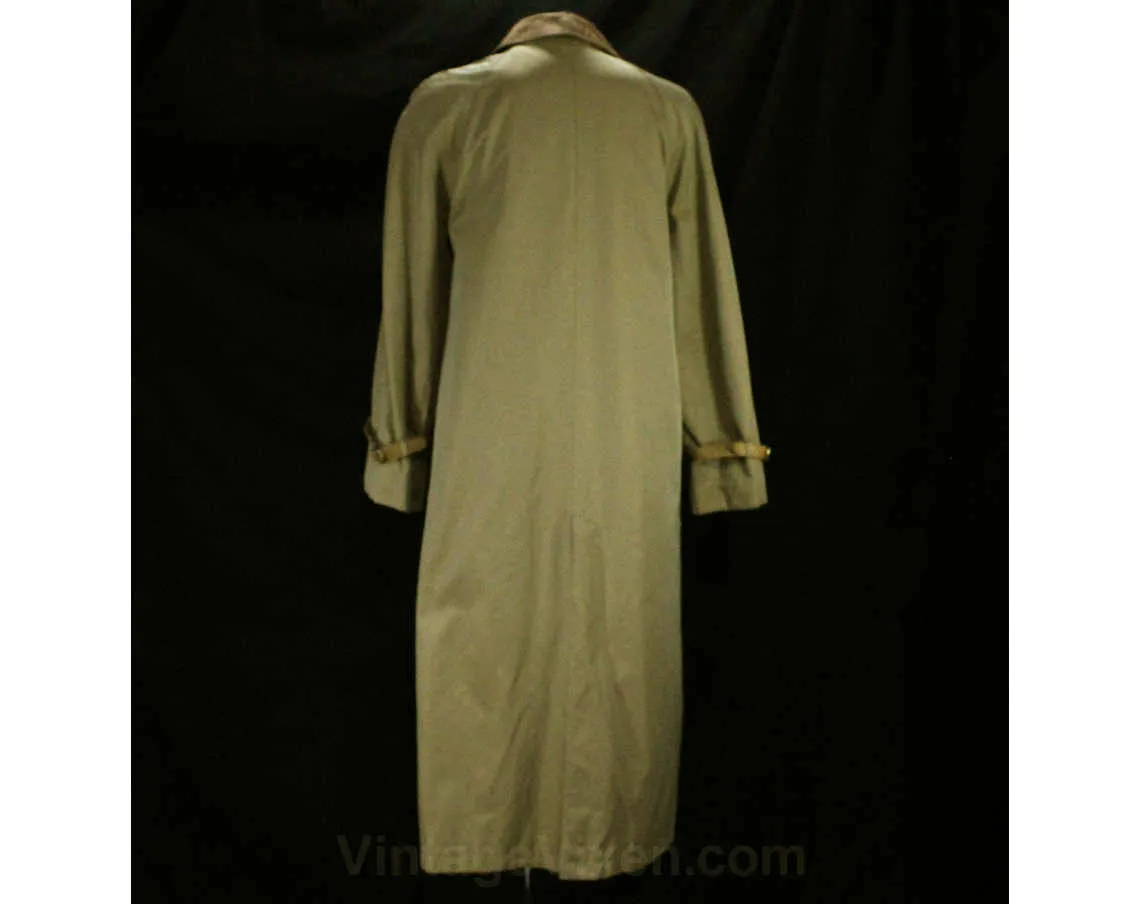 1980s Gucci Trench Coat - Size 10 to 12 Medium Camel Tan Cotton Sharkskin Canvas - Haute Designer Overcoat - Authentic 80s Gucci Logo Buckle