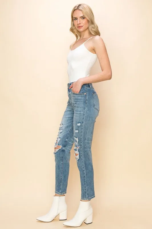 HIGH RISE STRETCH DISTRESSED MOM JEANS