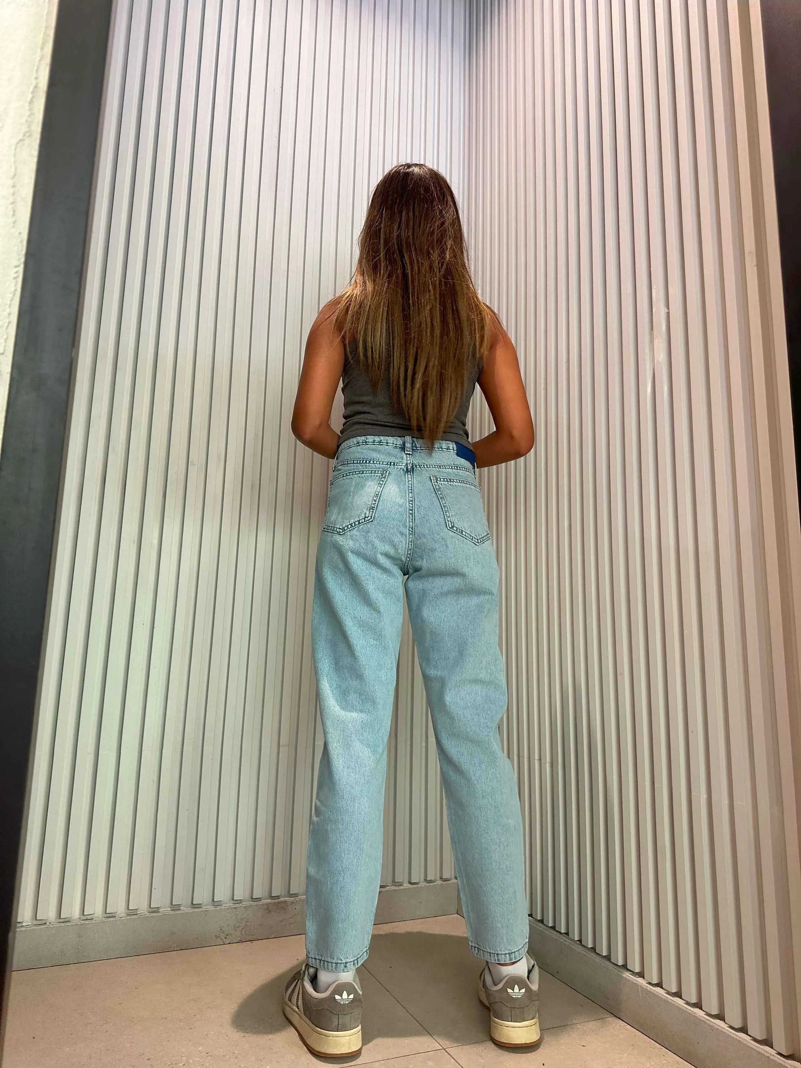 Mom-Fit - Light Iced Blue Jeans.
