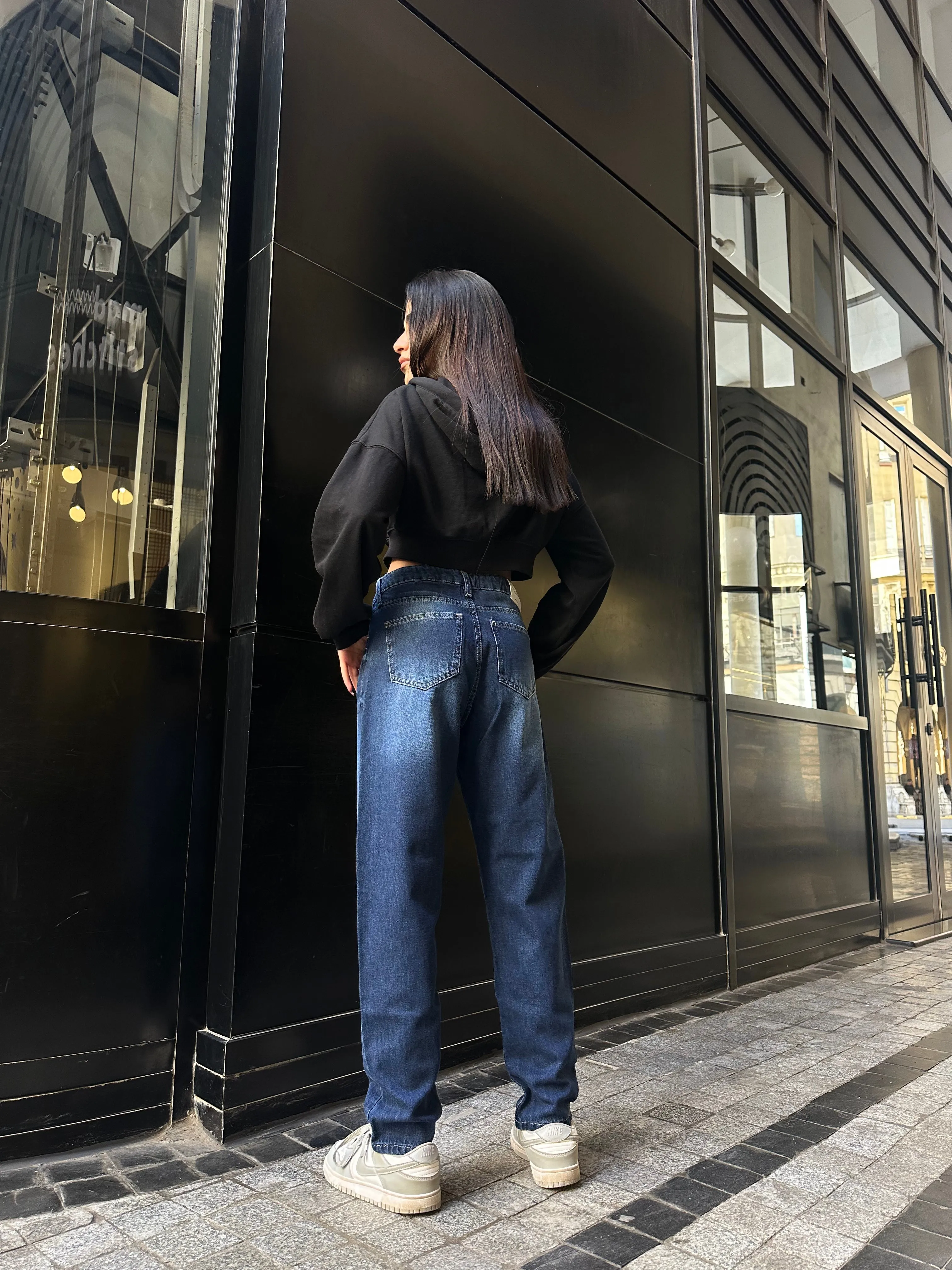 Mom-Fit - Navy Blue Jeans.