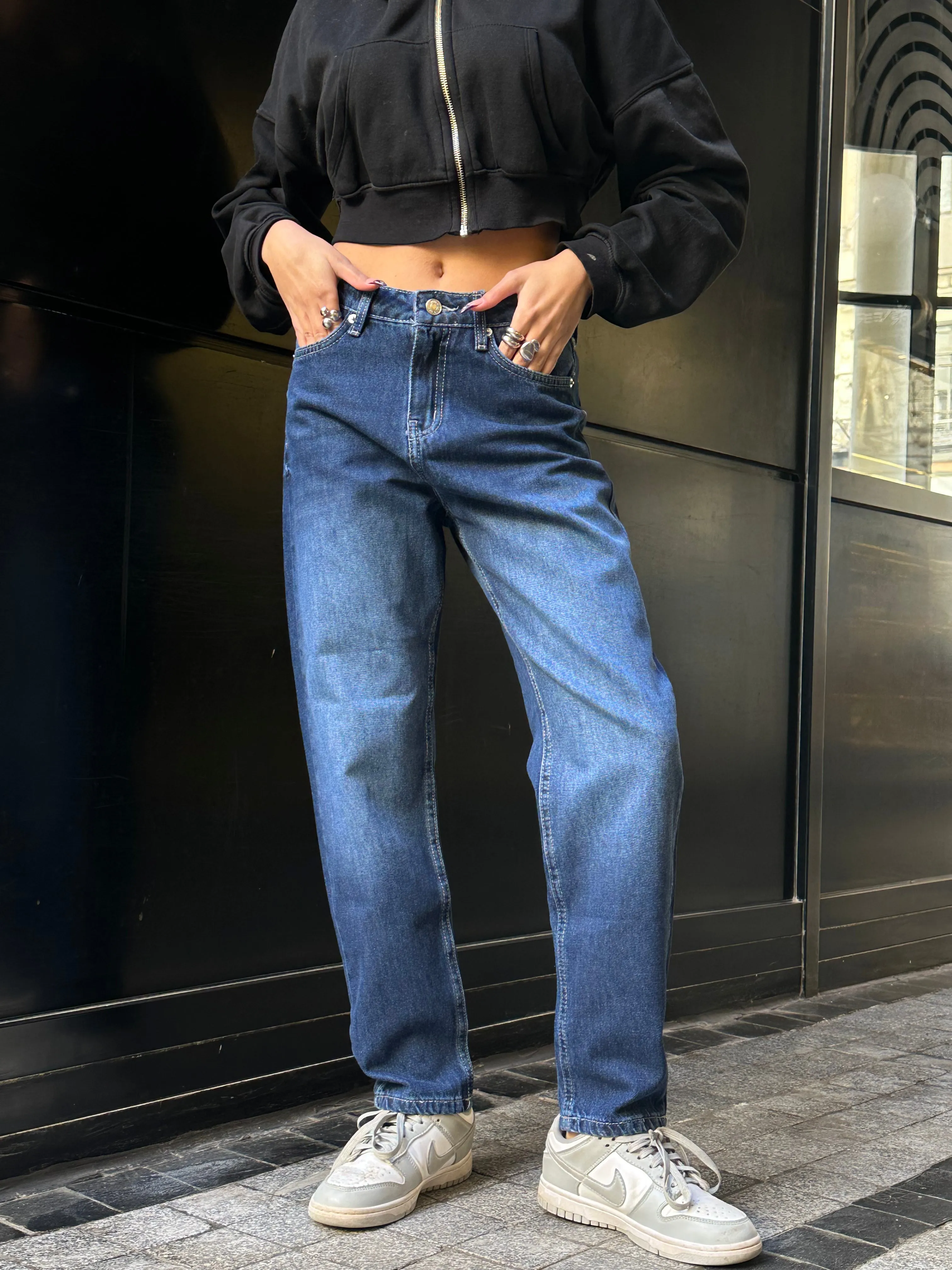 Mom-Fit - Navy Blue Jeans.