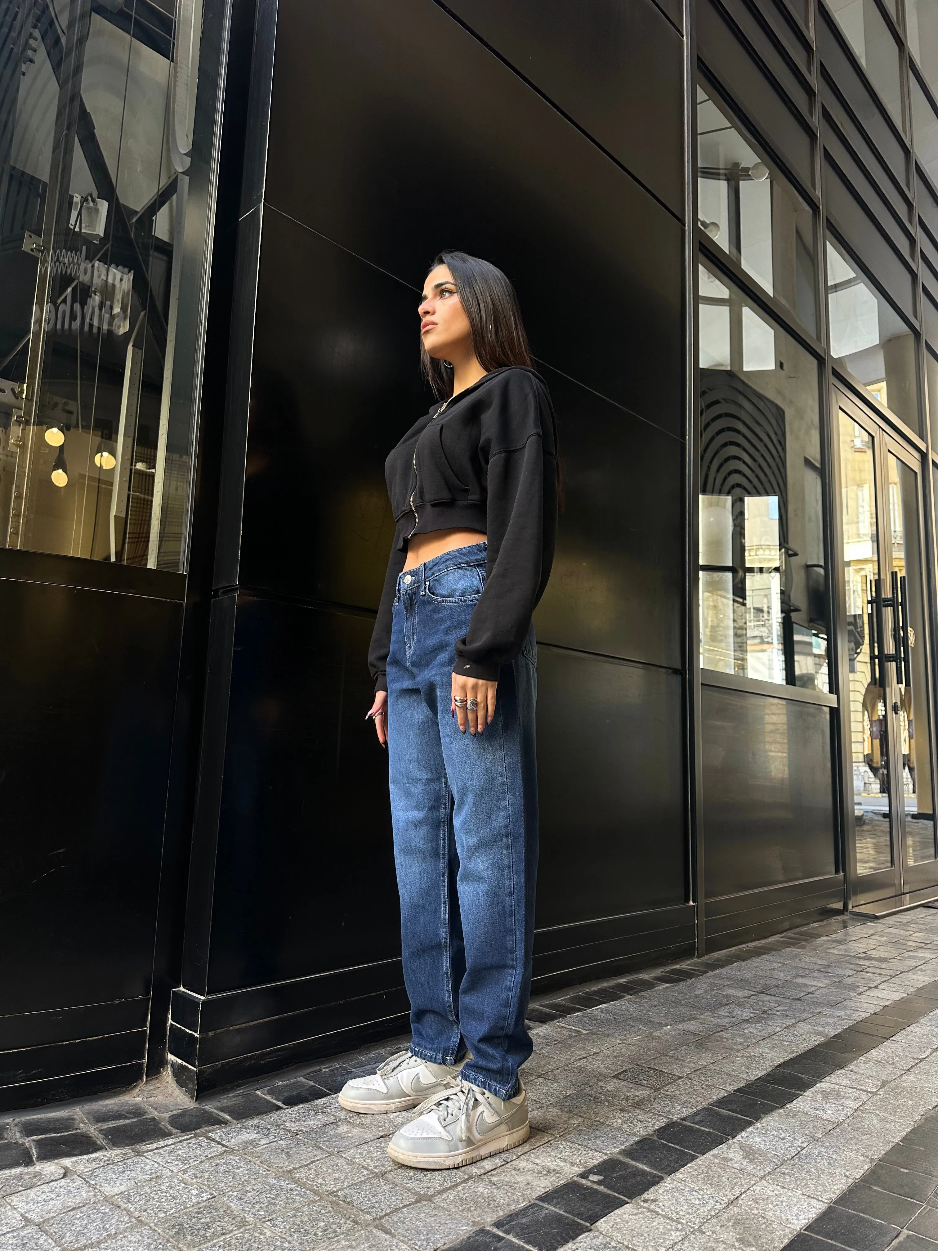 Mom-Fit - Navy Blue Jeans.