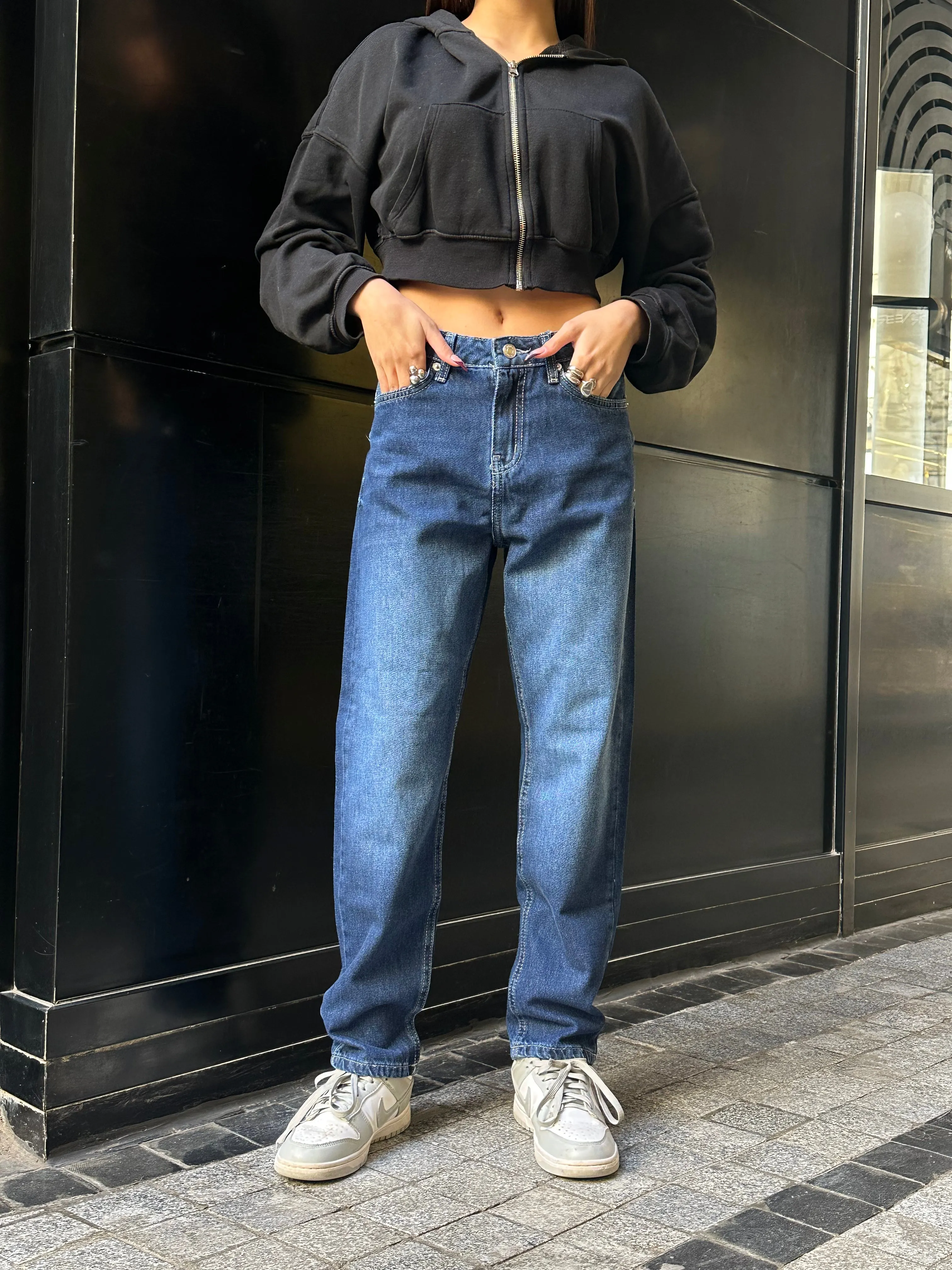 Mom-Fit - Navy Blue Jeans.