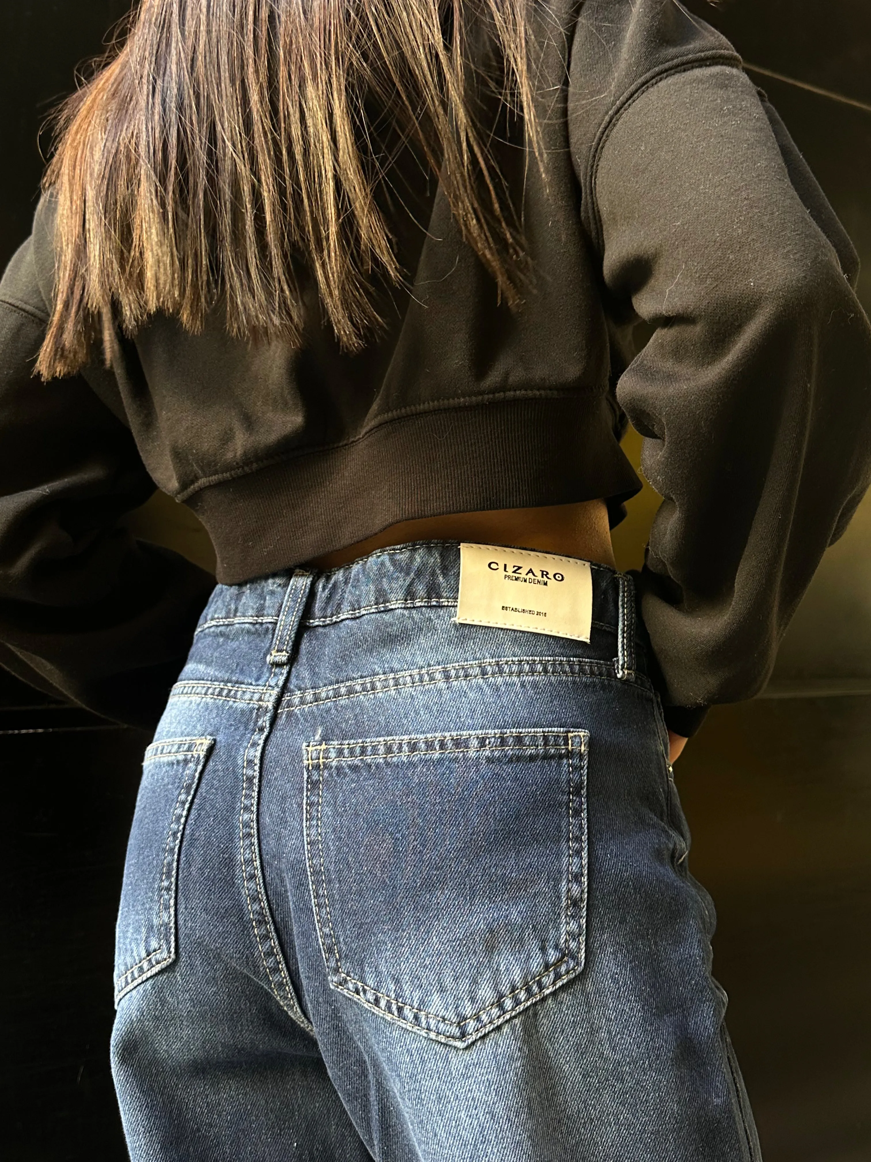 Mom-Fit - Navy Blue Jeans.
